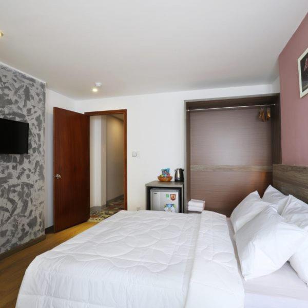 Four C Central Hotel Ho Chi Minh-stad Buitenkant foto